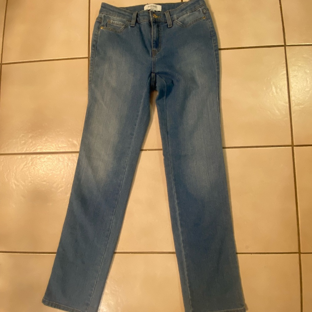 Ellen Tracy Blue Straight Leg Jeans Versatile Style